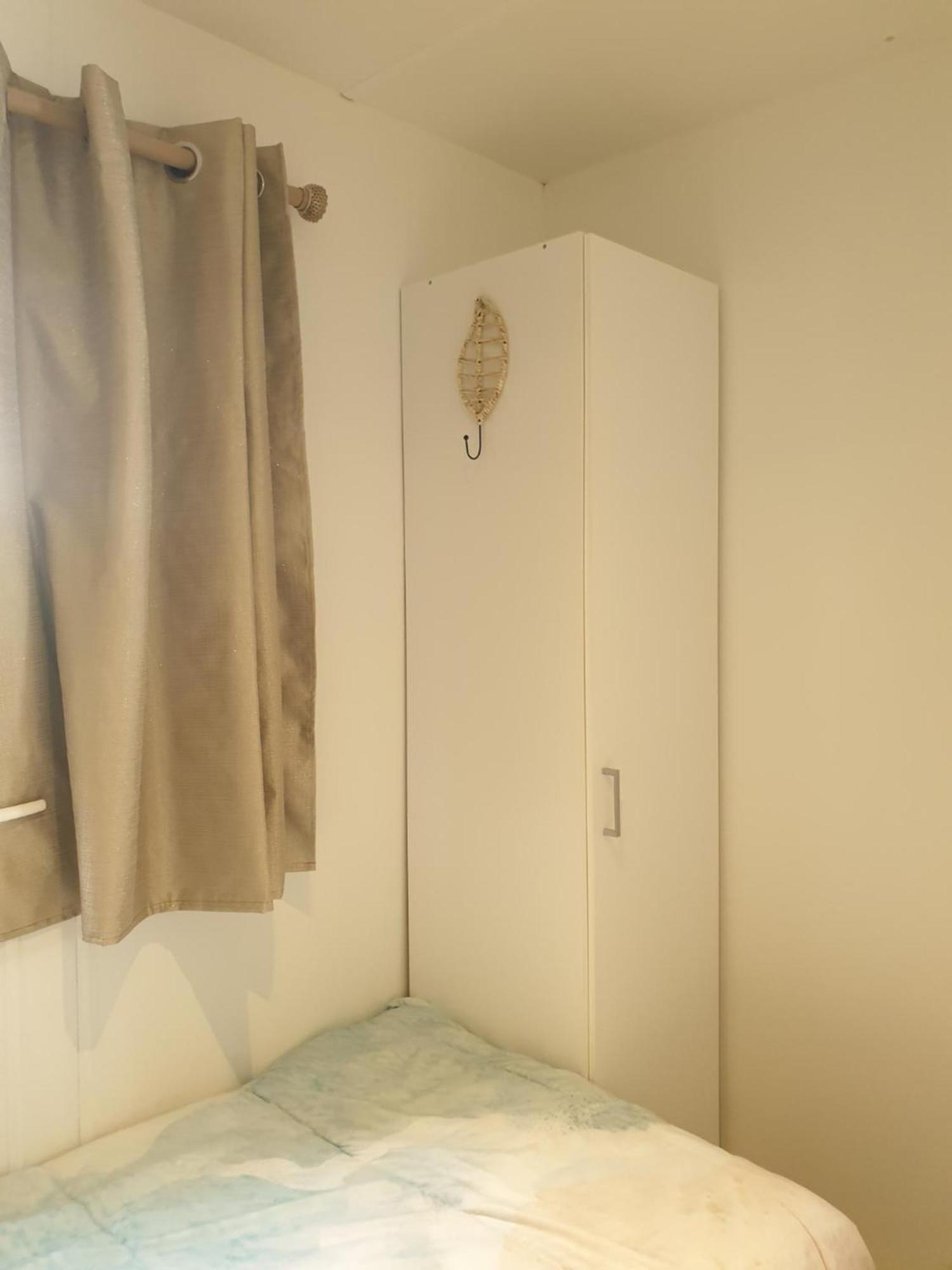Camping Domaine Des Iscles La Roque d'Antheron Bagian luar foto