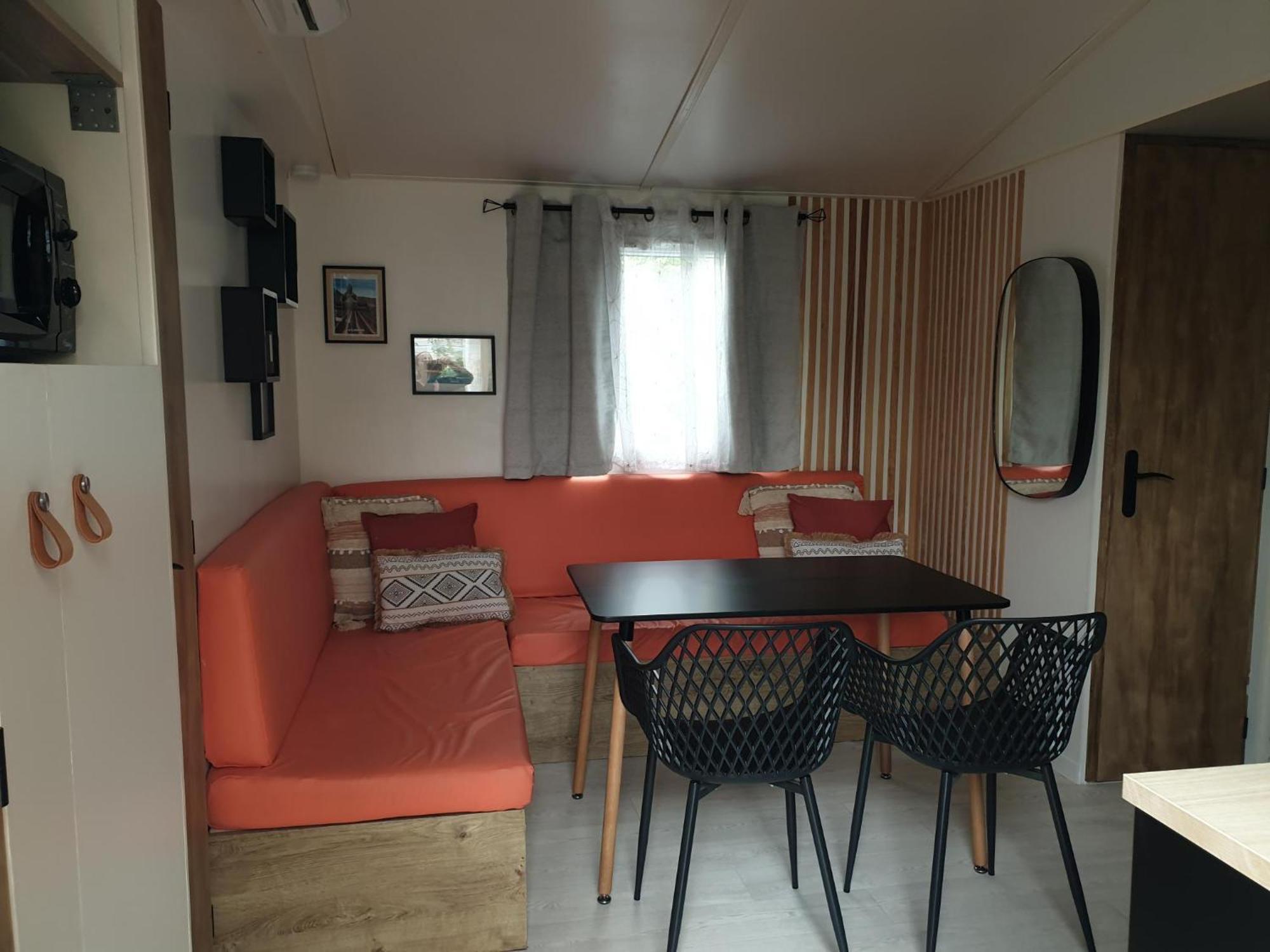 Camping Domaine Des Iscles La Roque d'Antheron Bagian luar foto